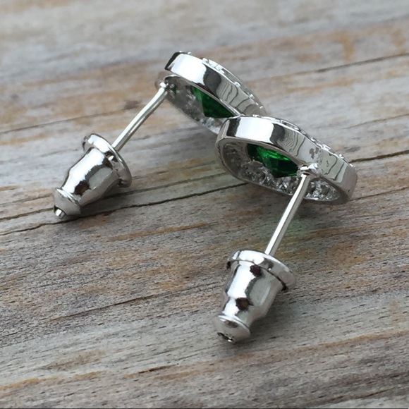 Emerald Heart white gold plated cz stud earrings - Picture 4 of 5